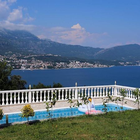 Mountain Bay Views Apartments Njivice Bagian luar foto